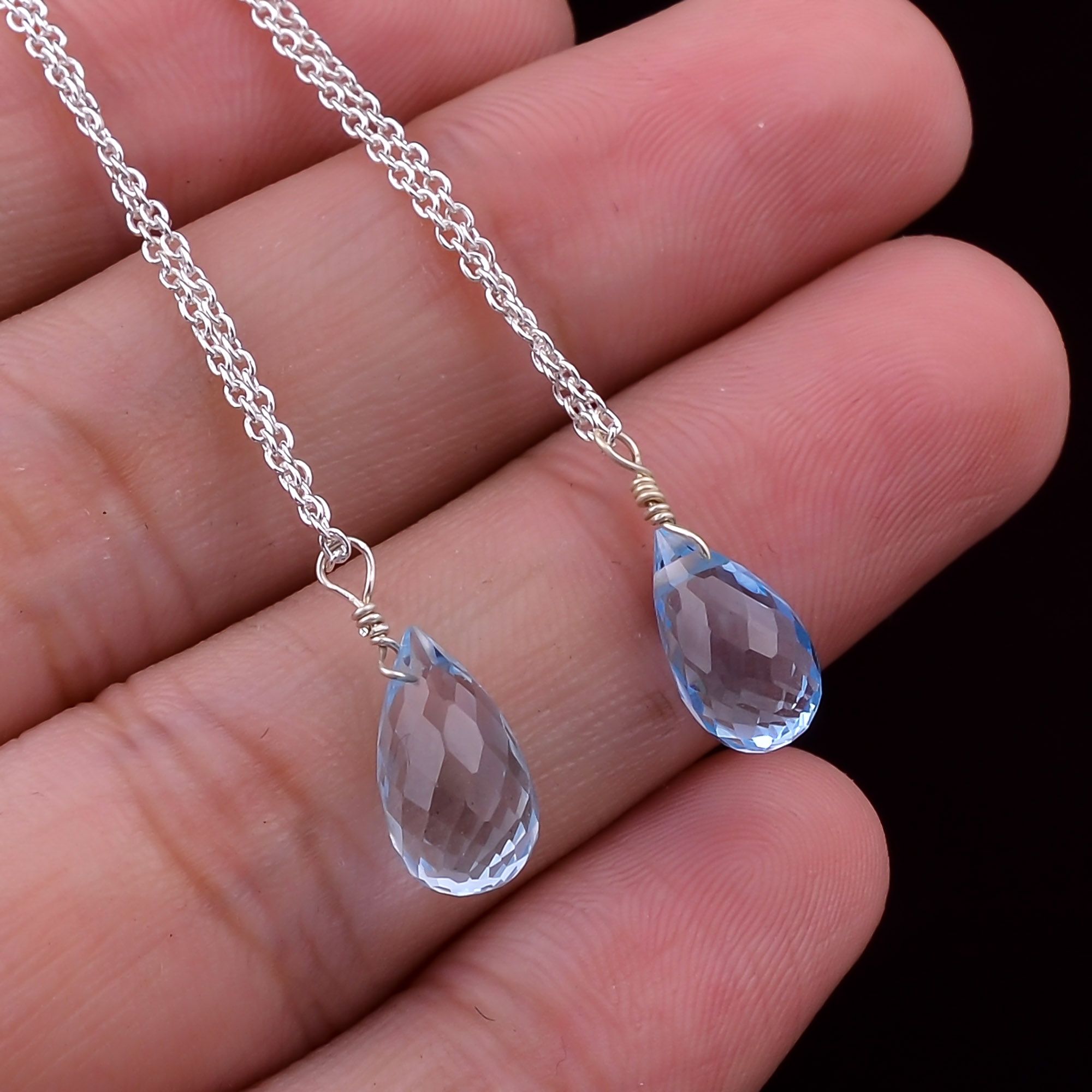 Natural Sky Blue Topaz Tear Drops Crystals Pendant Necklace Exporter