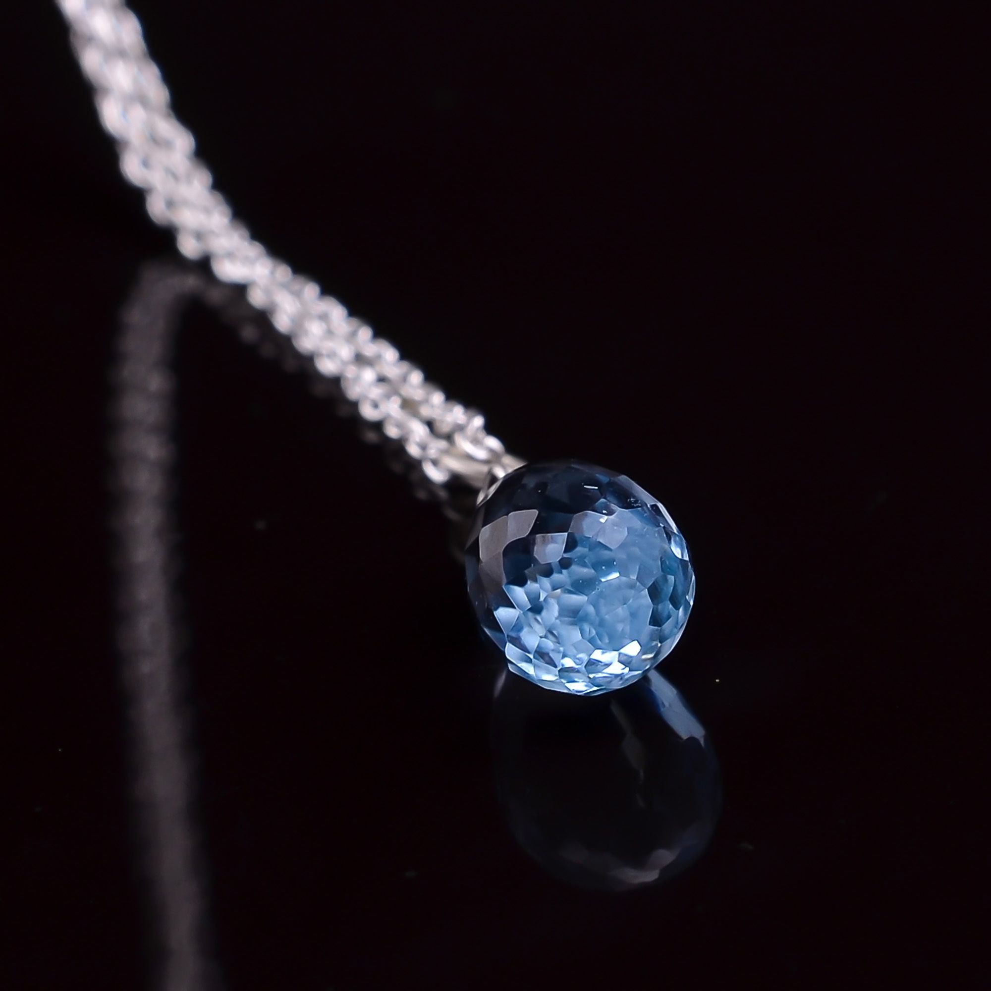 Natural Sky Blue Topaz Tear Drops Crystals Pendant Necklace Manufacturer