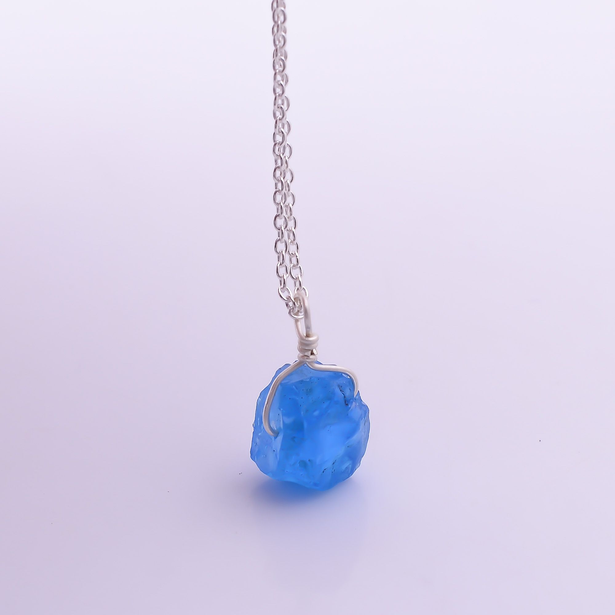 Natural Neon Blue Apatite Crystals Gemstone Pendant Manufacturer