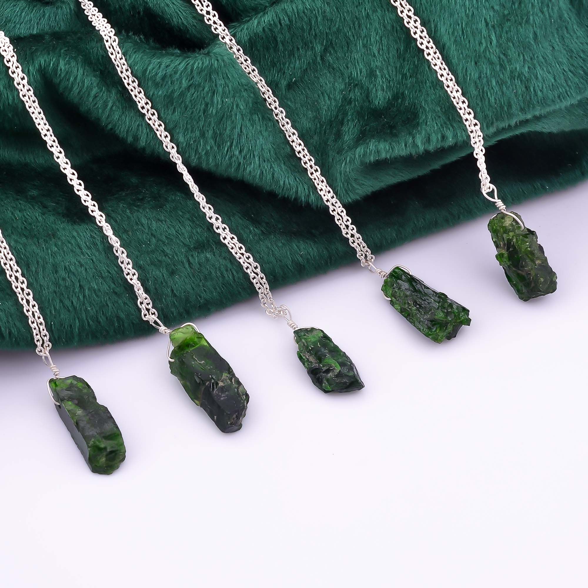 Natural Chrome Diopside Crystals Gemstone Pendant Manufacturer
