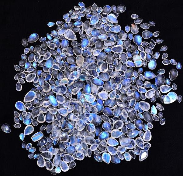 4x6mm Rainbow Moonstone Loose Round Rose Cut Cabochon Exporter