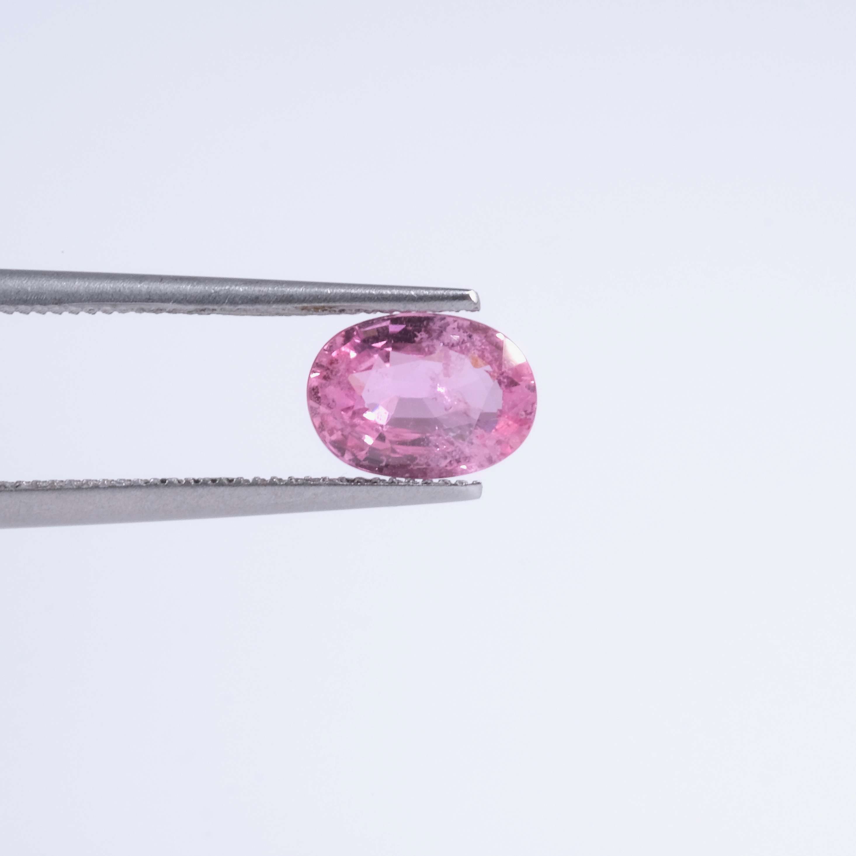 1.020 Carat NATURAL Pink Sapphire Oval Precious Stone For Jewelry Wholesaler