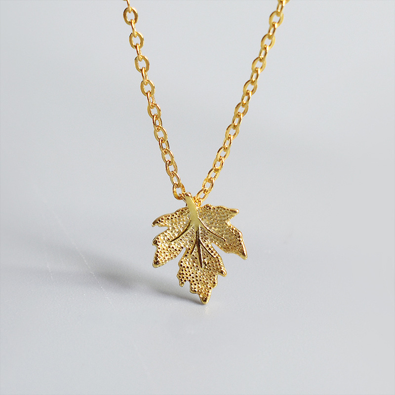 S925 Women No Tarnish 14k Gold Plated Maple Leaf Pendant Necklace Silve Exporter
