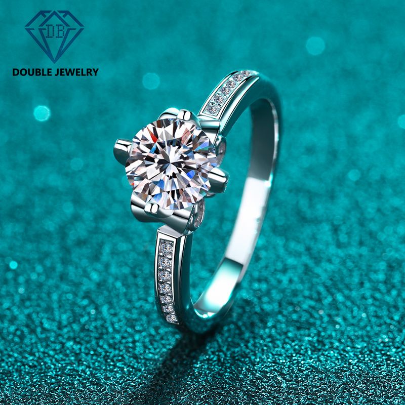 Top quality shining moissanite diamond 925 silver engagement ring Exporter
