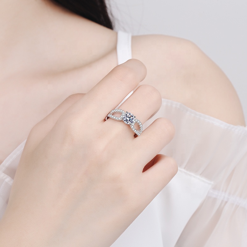 Best selling 925 silver moissanite fashion ring for love engagement Supplier