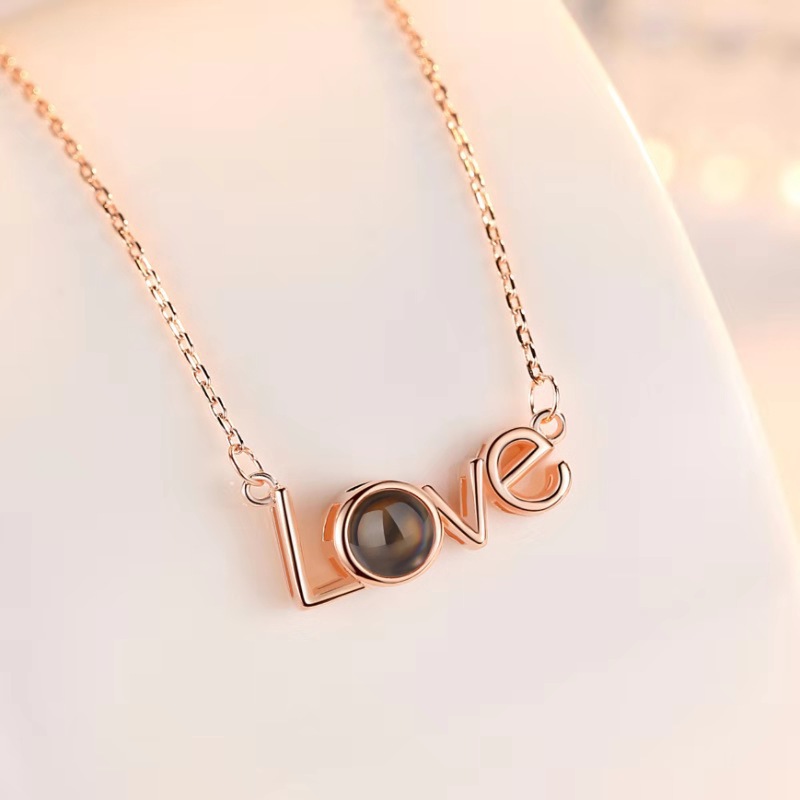 Unique Present Woman Man Her Valentine Day Pendant Exporter